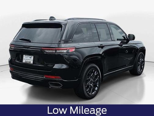 Black 2025 Jeep Grand Cherokee SUMMIT