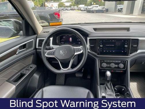 2022 Volkswagen Atlas 2.0T SE w/Technology