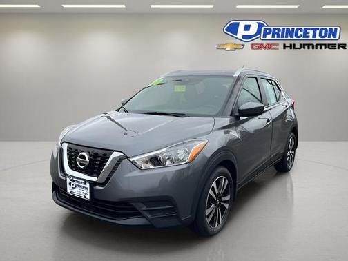 Gun Metallic 2020 Nissan Kicks SV