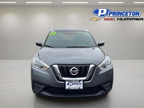 Gun Metallic 2020 Nissan Kicks SV