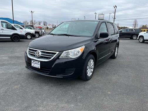 2013 Volkswagen Routan SE