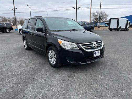 2013 Volkswagen Routan SE
