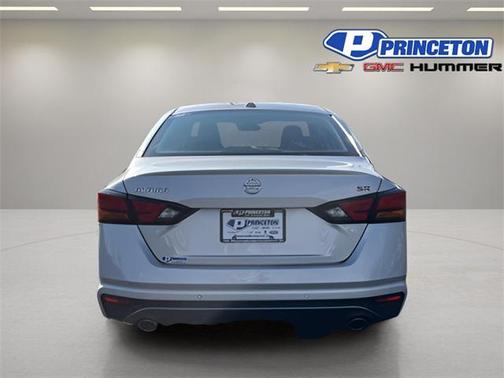 2022 Nissan Altima SR FWD