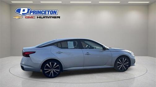 2022 Nissan Altima SR FWD