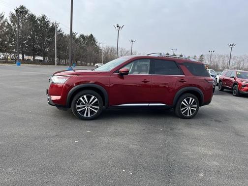 2023 Nissan Pathfinder Platinum 4WD