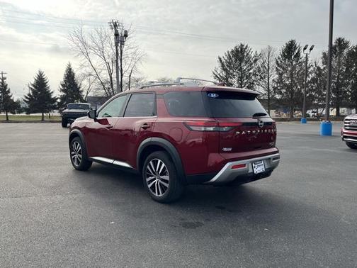 2023 Nissan Pathfinder Platinum 4WD
