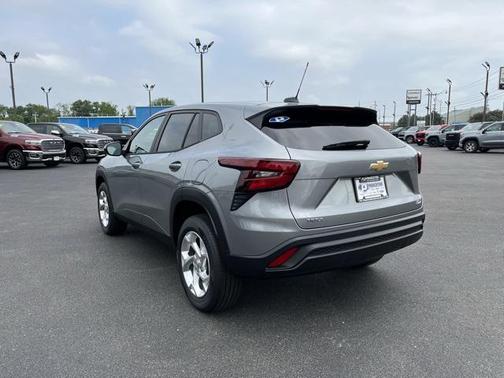 2025 Chevrolet Trax LS