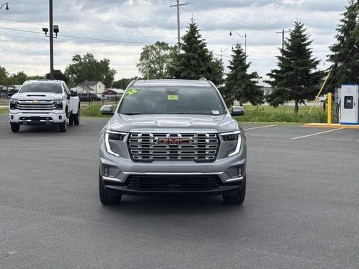 2025 GMC Acadia Denali