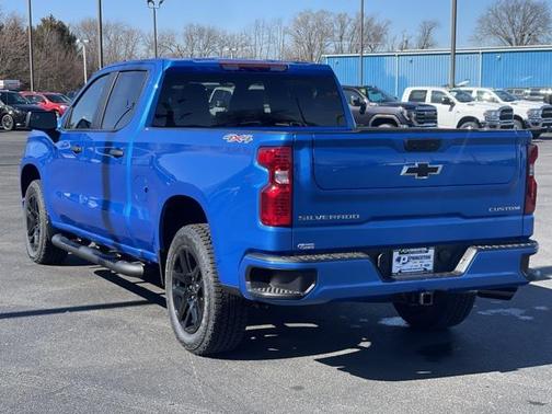 2025 Chevrolet Silverado 1500 Custom