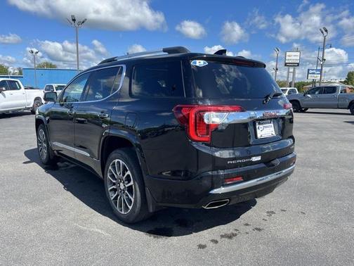 2022 GMC Acadia Denali