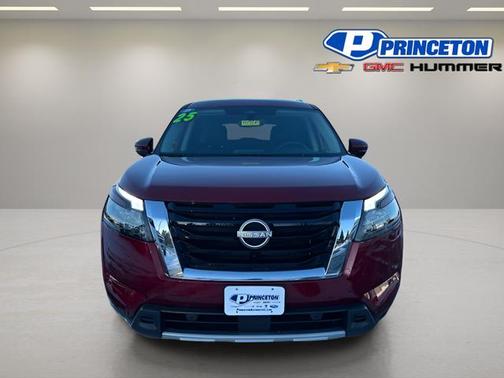 2025 Nissan Pathfinder SL 4WD