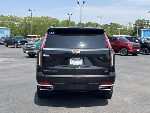 2022 Cadillac Escalade Luxury