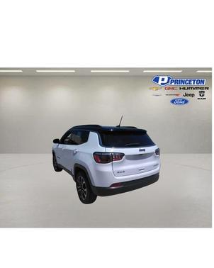 Bright White Clearcoat 2024 Jeep Compass Limited
