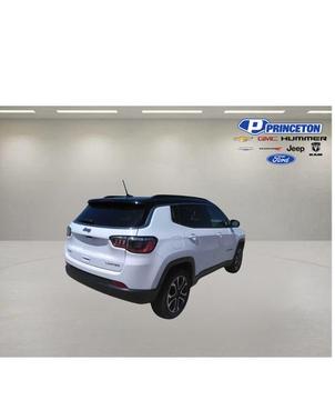 Bright White Clearcoat 2024 Jeep Compass Limited