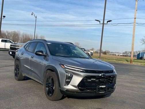 Sterling Gray Metallic 2025 Chevrolet Trax FWD ACTIV
