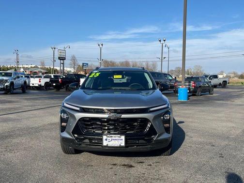 Sterling Gray Metallic 2025 Chevrolet Trax FWD ACTIV
