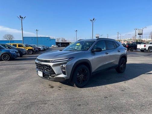 Sterling Gray Metallic 2025 Chevrolet Trax FWD ACTIV