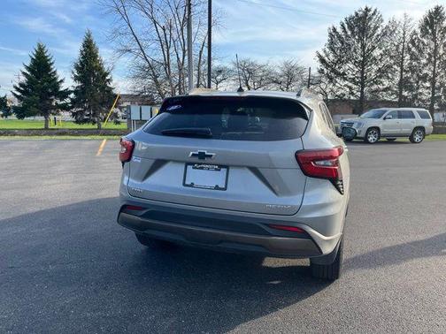 Sterling Gray Metallic 2025 Chevrolet Trax FWD ACTIV