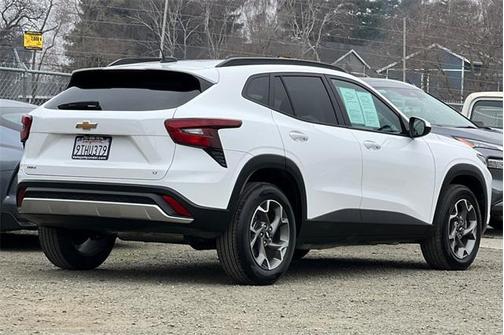 2025 Chevrolet Trax LT