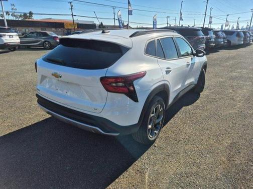 2025 Chevrolet Trax LT