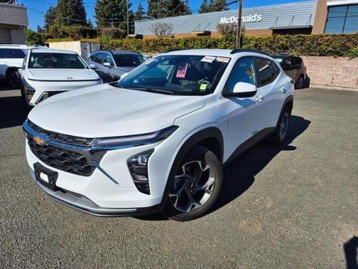 2025 Chevrolet Trax LT