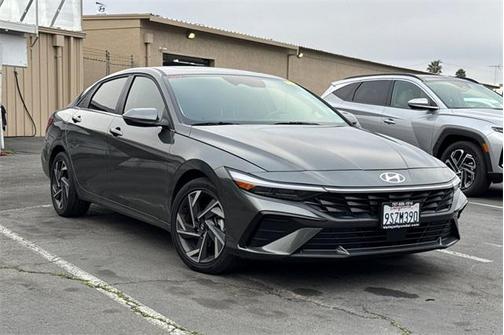 2025 Hyundai ELANTRA Limited