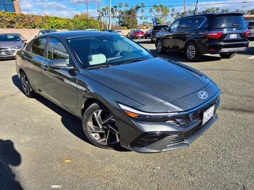 2025 Hyundai ELANTRA Limited