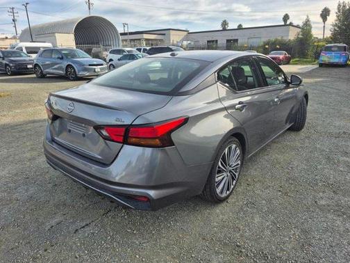 2023 Nissan Altima 2.5 SL