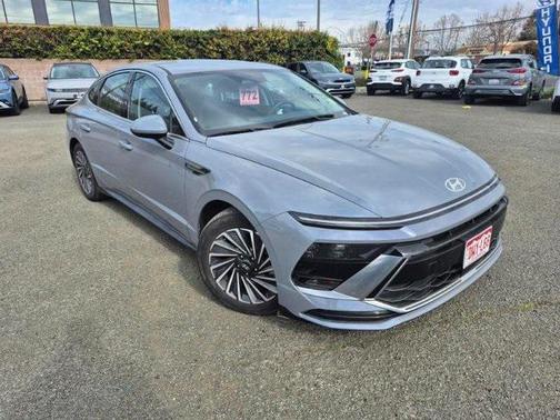 2025 Hyundai SONATA Hybrid SE
