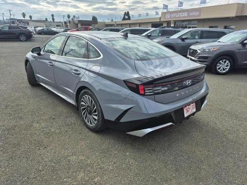 2025 Hyundai SONATA Hybrid SE