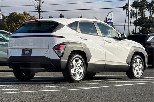 2026 Hyundai KONA SE