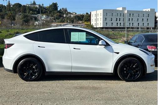 2023 Tesla Model Y Long Range Dual Motor All-Wheel Drive