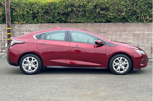 Siren Red Tintcoat 2016 Chevrolet Volt Premier