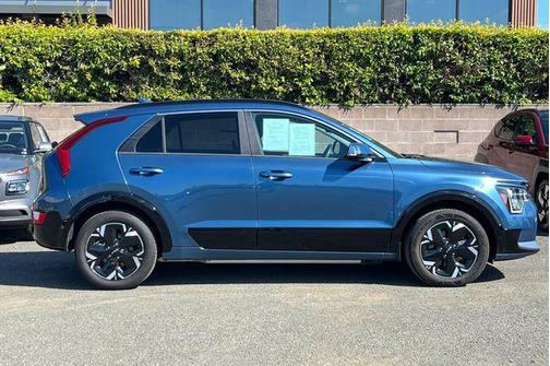 Mineral Blue 2025 Kia Niro EV Wind