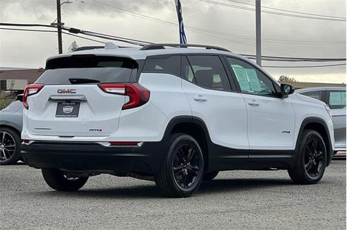 2024 GMC Terrain AWD AT4
