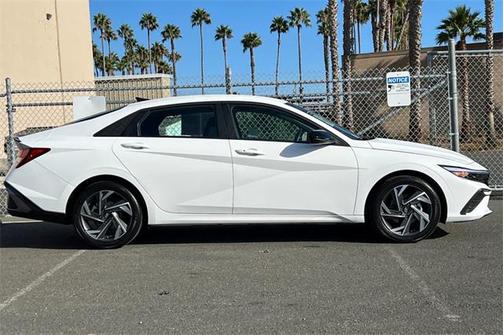 2025 Hyundai ELANTRA Sport