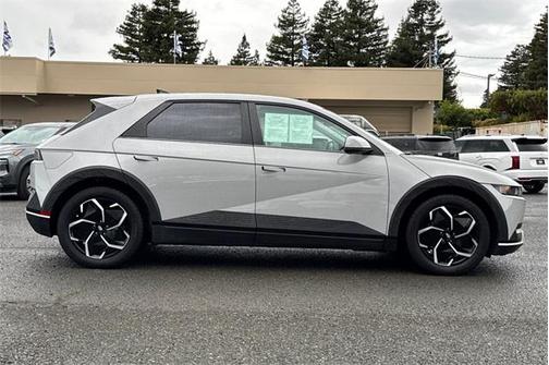 2024 Hyundai IONIQ 5 SEL