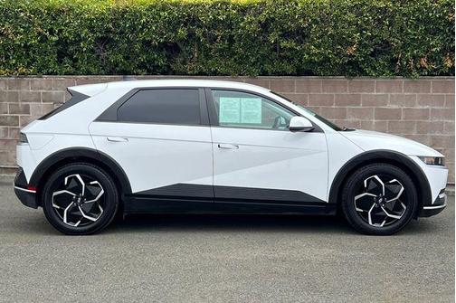 Atlas White 2023 Hyundai IONIQ 5 SE