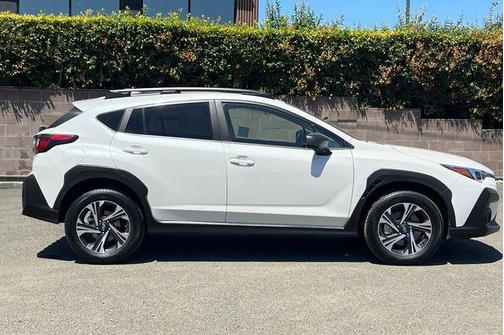Crystal White Pearl 2025 Subaru Crosstrek Premium