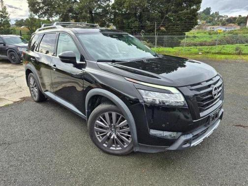 2023 Nissan Pathfinder SL FWD