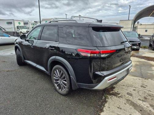 2023 Nissan Pathfinder SL FWD