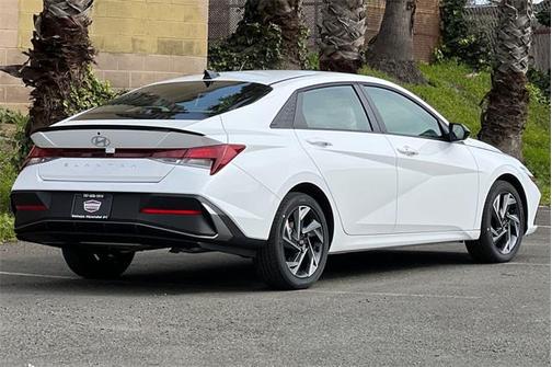 2025 Hyundai ELANTRA Sport