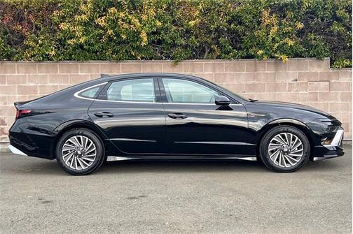 2026 Hyundai SONATA Hybrid SE