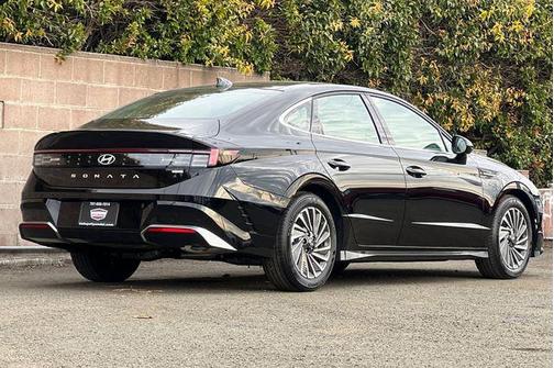 2026 Hyundai SONATA Hybrid SE