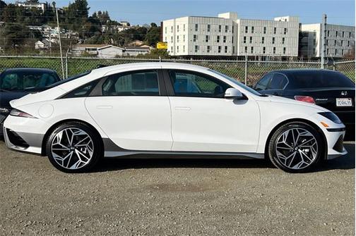2025 Hyundai IONIQ 6 SEL
