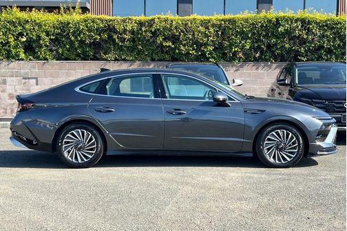 Portofino Gray 2025 Hyundai SONATA Hybrid SE