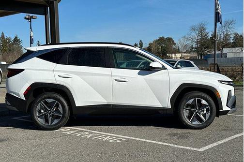 2026 Hyundai TUCSON Hybrid SEL