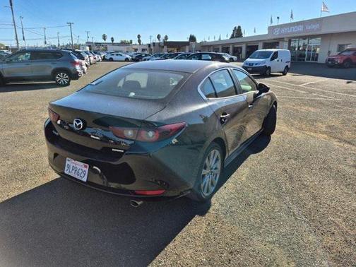 2024 Mazda Mazda3 FWD w/Preferred Package