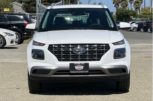 Lunar White 2026 Hyundai VENUE SEL