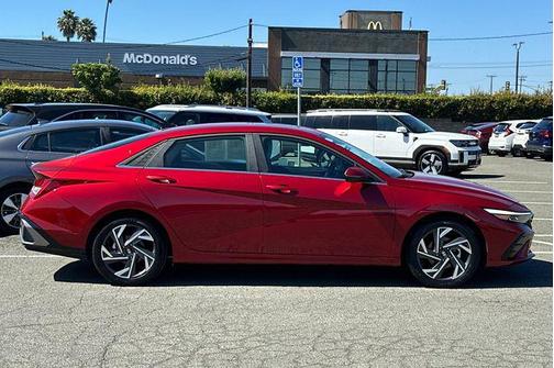 Ultimate Red 2025 Hyundai ELANTRA Limited